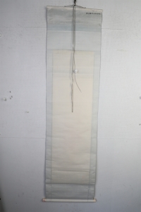 (4)