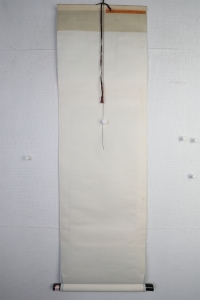 (4)
