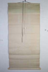 (4)